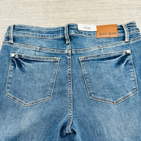 Judy Blue Straight Fit Jeans Women's 15/32 Mid Rise Raw Hem Stretch NWT - Picture 11 of 13